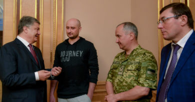 Babchenko and Poroshenko after his resurrection.